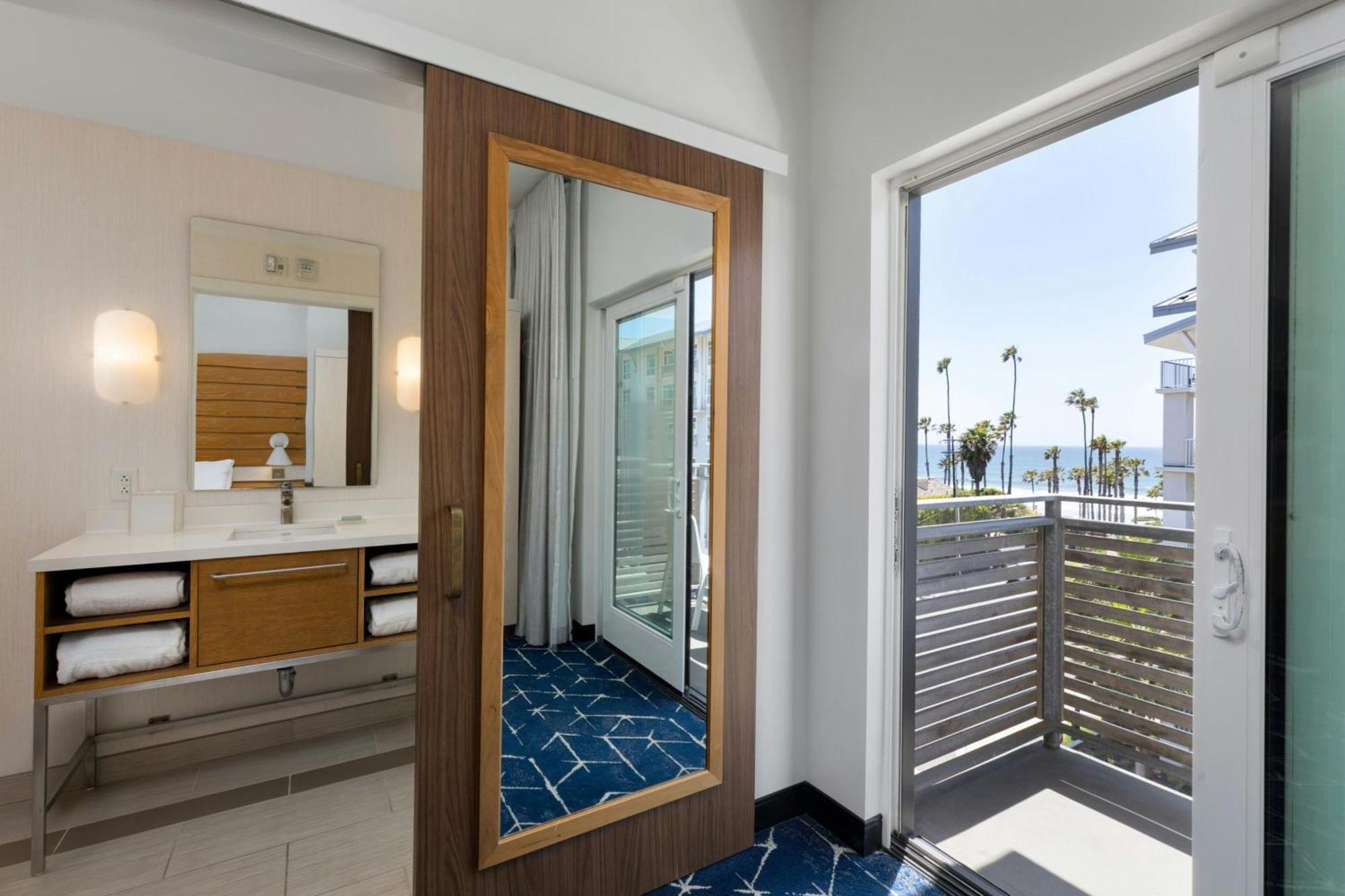 King Suite Partial Ocean View Balcony