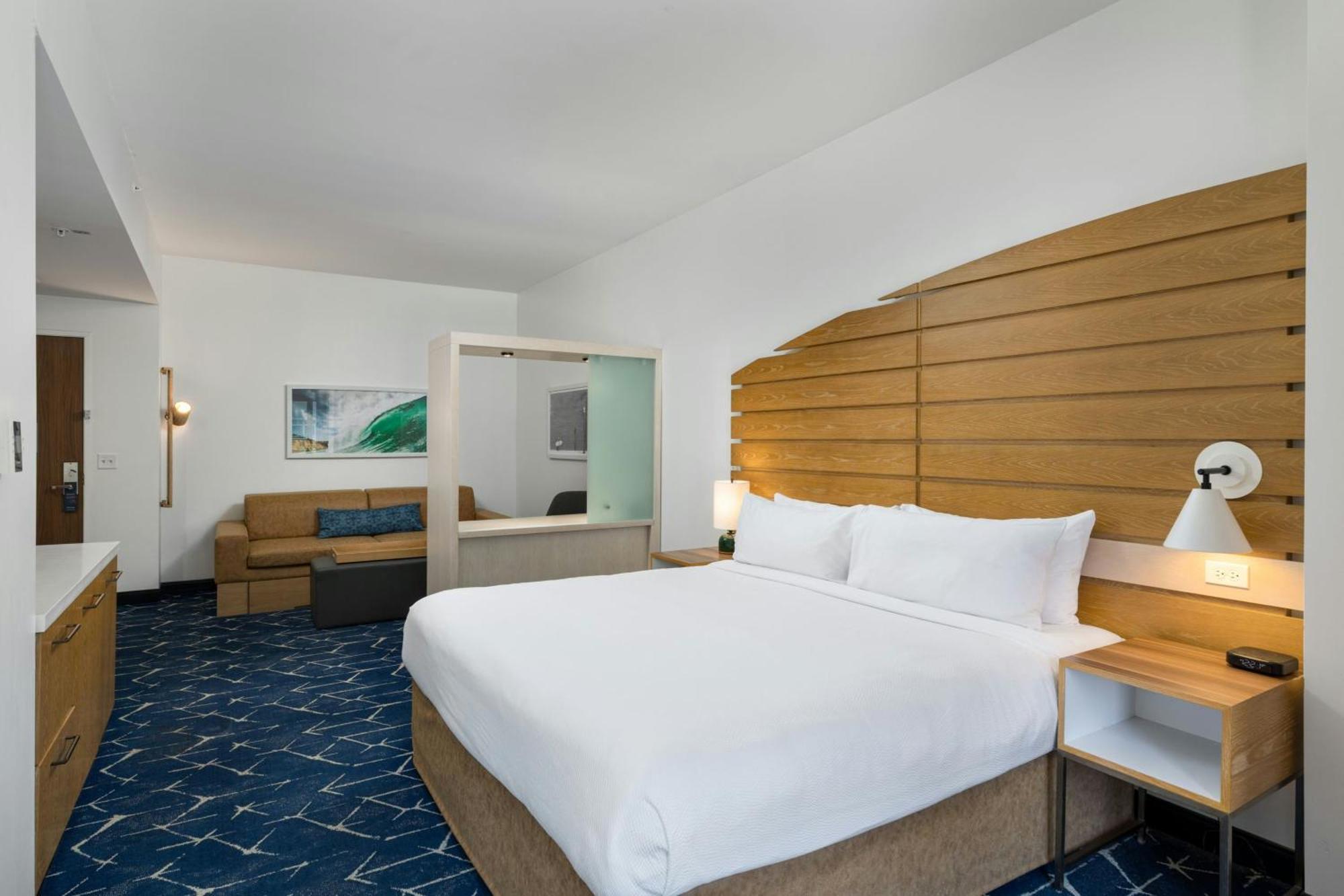 King Suite Shared Terrace Roll Shower Mobility Access