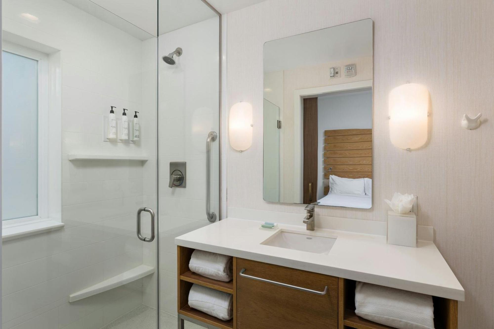 King Suite Partial Ocean View Balcony