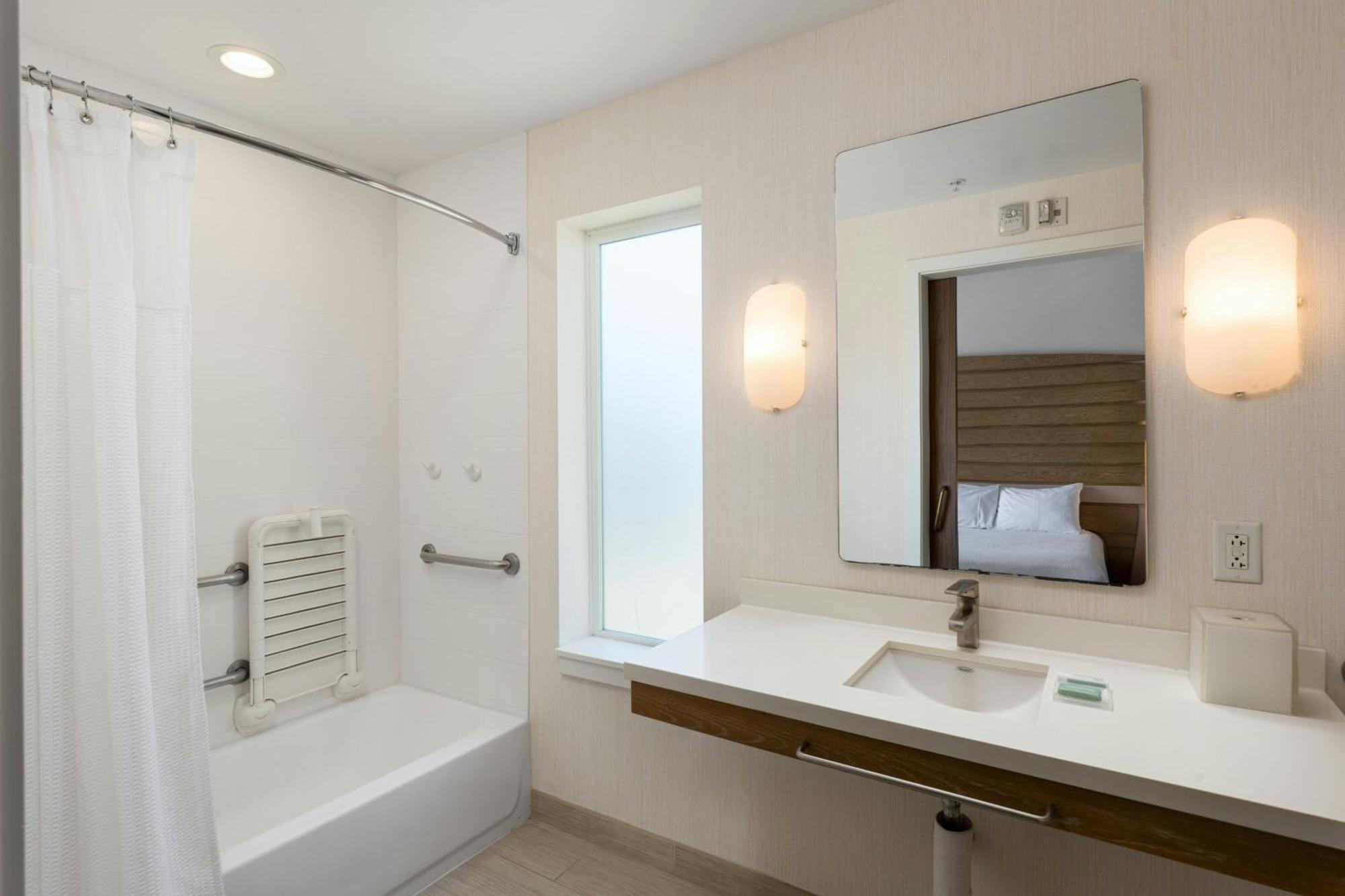 King Suite Partial Ocean View Roll Shower Trundle Sofa Balcony Mobility Access or Hearing Accessible