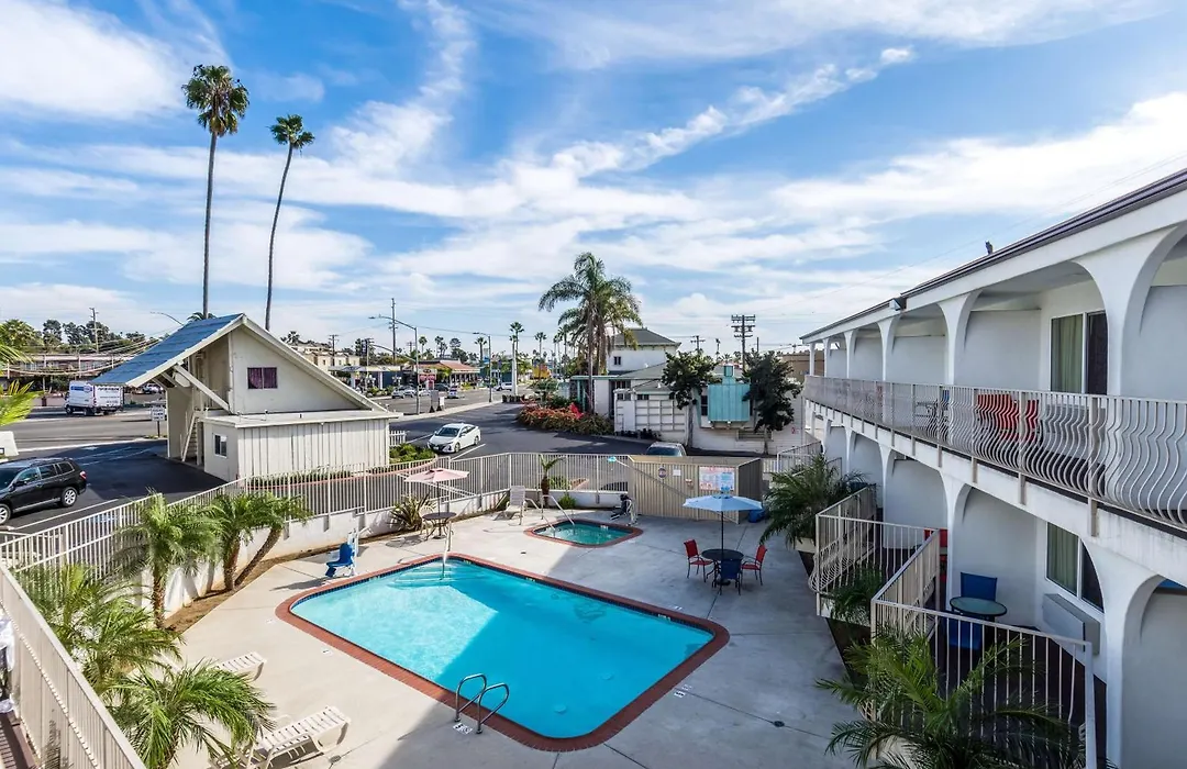 Pacific Inn-1